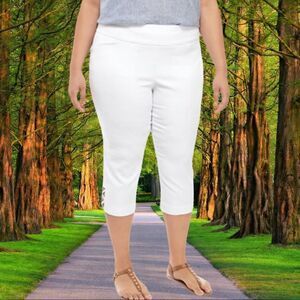 NWT! Alfred Dunner white classic fit capri